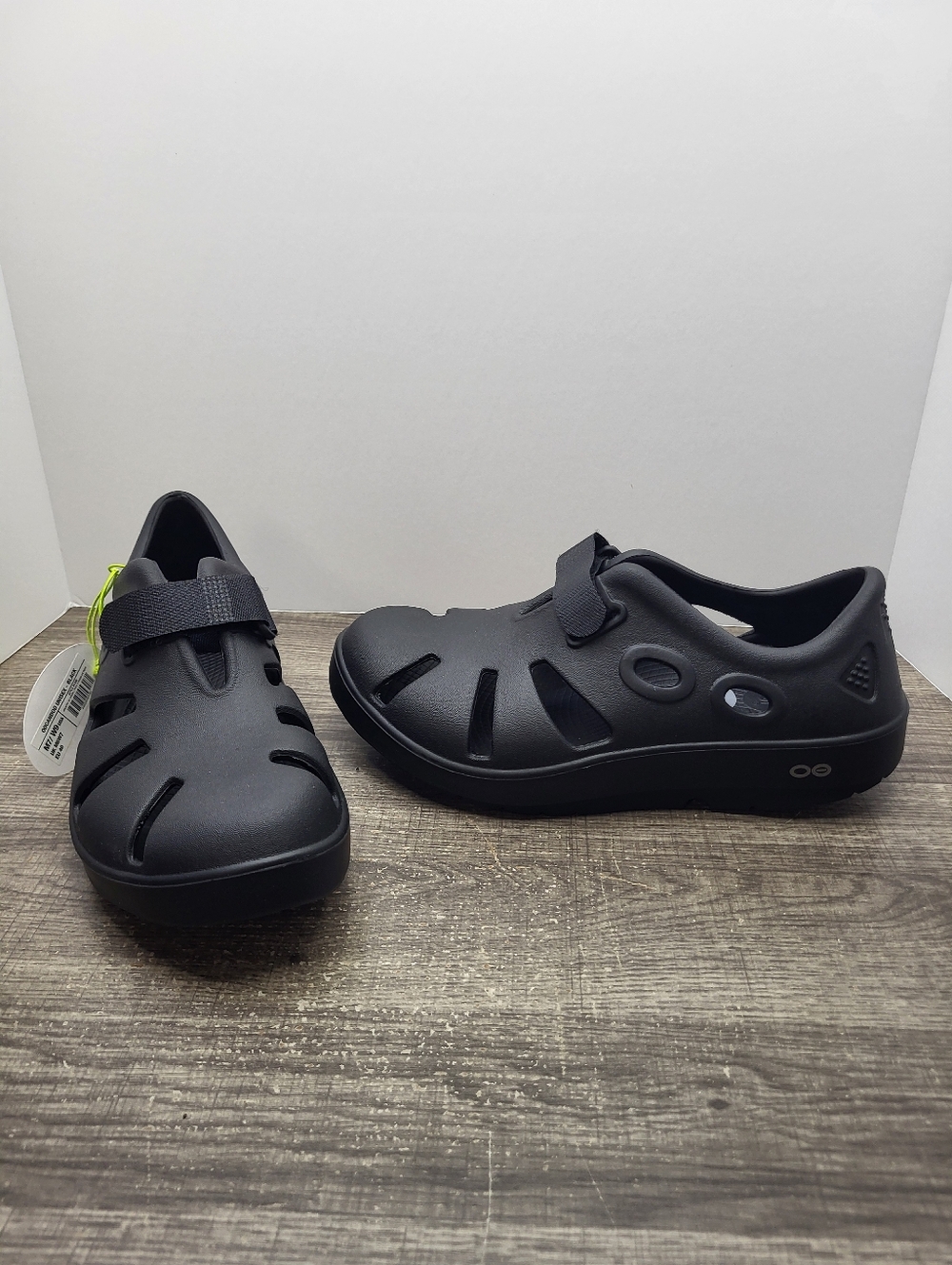 Oofos Oocandoo Recovery Sandals Shoes Black Women 9 Mens 7 New